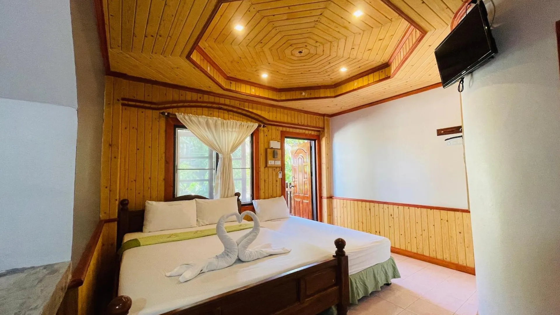 Big Fish Resort Koh Tao 4*,